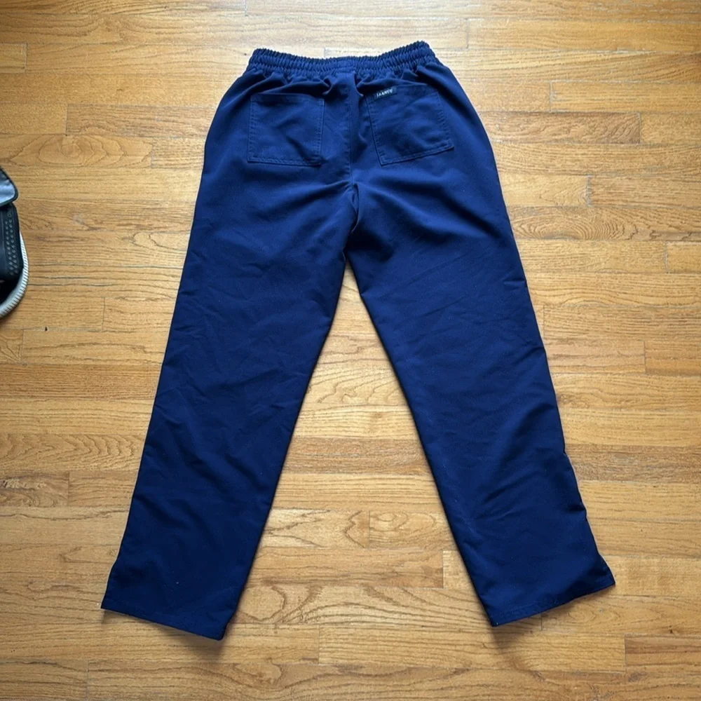 Jaanuu navy blue straight leg scrub pants size small
